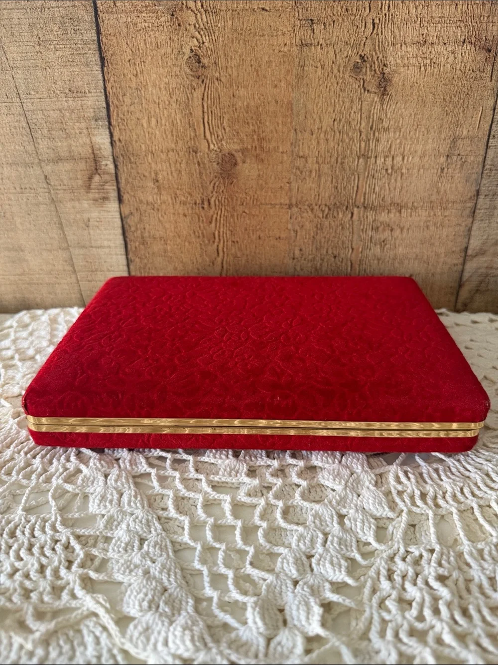 VTG red velvet jewelry box/travel case with gold-tone trim with clip on earrings